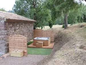 Image of Stone house with jacuzzi, between Cannes and Fréjus, independent mini loft, air conditioning