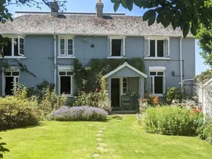 Image of Cosy Cottage by the Sea (1x BIG Master Double Bedroom)