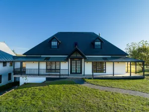 Image of Old Alloway House - Sleeps 11 - Farm Stay
