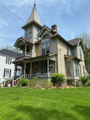 Image of Historic Victorian on the Park
