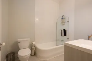 Image of NEAR ALL ✪Perfect 5 Star Long Stay✪PARKING available - Executive RENTAL