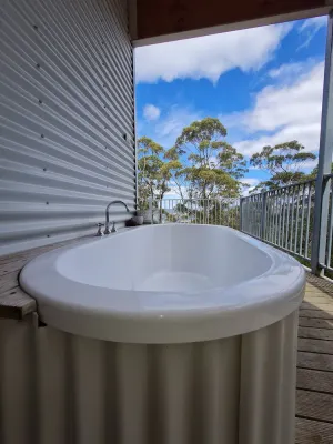 Image of Peaceful, relaxing eco cabin surrounded by nature, 50 min from Hobart