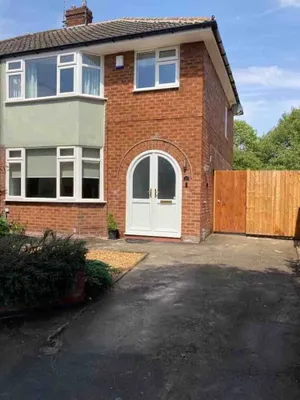 Image of Renovated home, fab location, garden, pet friendly and parking