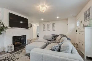 Image of Updated home in Vancouver. King bed.