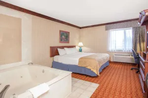 Image of Baymont by Wyndham Detroit/Roseville