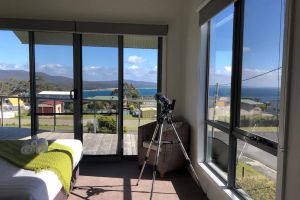 Image of HIGH ON PACIFIC Luxury Beach House Binalong Bay - waterviews