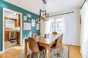 Image of Stylish 4 Bedroom Home minutes from Downtown Champaign & Campus