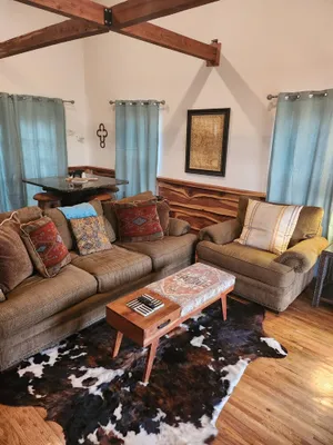 Image of Beautiful cottage with large deck and lakefront access.