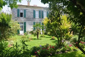 Image of Maison Garésché, charming residence, classified 3*, air-conditioned, beautiful private garden