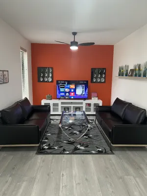 Image of OranGe DeLuxe - No Cleaning Fee, Centrally Located.