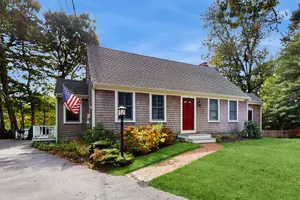 Image of Waterfront gem with deck, bonus den & 2 kayaks - near dining & beach