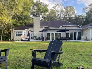 Image of Spacious oasis in the city. Gainesville. Great backyard. 4 Bedrooms 3 baths.