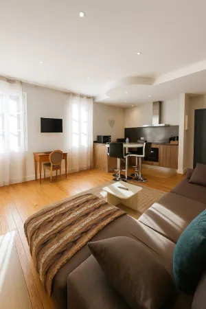 Image of Family Suite F3 Grant in the heart of Chartres has 55m2 2 bedrooms, parking