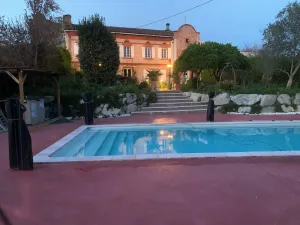 Image of Gîte & Bed and Breakfast capacity 14 people with swimming pool, labeled 4 keys.