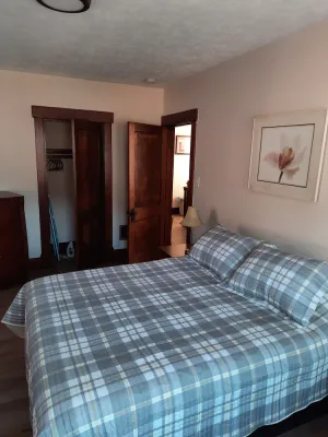 Image of Sha-Ron's Place 2 bedroom home in McKees Rock, Pittsburgh
