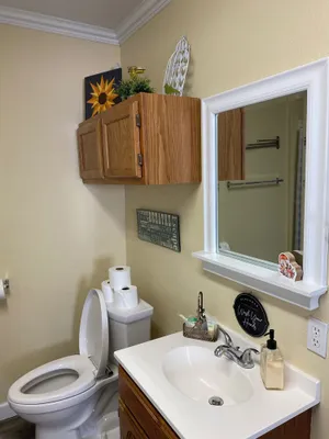 Image of Cozy 2 Bedroom Country Cottage North of Parsons . Sleeps up to 5 people.