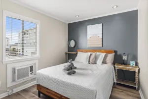 Image of Traditional Queen Room Hotel- 2 Pools, Near Beach\/Boardwalk, No Pets Allowed