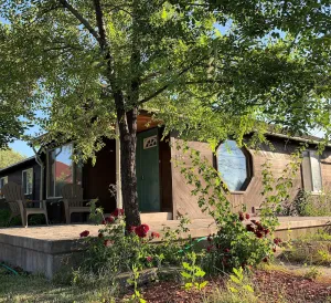 Image of Roomy, 3 bed room house on the South side of town!