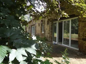Image of Renovated Farm Near Le Mans: 4 Bedrooms, Modern Amenities, Countryside Bliss, Sleeps 8
