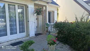 Image of FOR RENT PRIVATE ROOM WITH BALCONY AND JERDIN