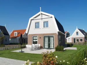 Image of Bungalow with 4 bedrooms, 2 bathrooms and a terrace