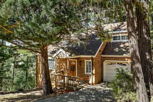 Image of Holly Hill Cottage - Spring Special-