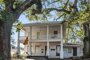 Image of Old Dauphin Way Historic Home - Unit 2
