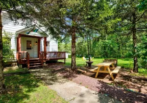 Image of Lake Escape- Cozy 4 bedroom retreat in Lake George