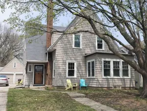Image of Vintage cottage in Peabody Park neighborhood