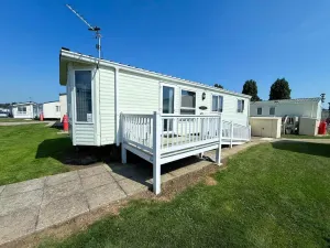 Image of Lovely Caravan With Decking At Felixstowe Beach Holiday Park Ref 55005Sw