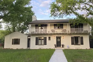 Image of Remodeled Colonial Retreat Close to  Shops and Dining