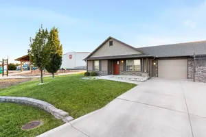 Image of Newly remodeled duplex, centrally located, perfect for you!