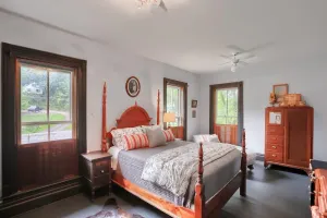 Image of The Vintage Inn Boutique ~ Bed and Breakfast and Vintage Shop.
