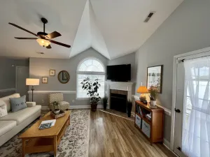 Image of New! Charming Townhome 3 Minutes to Campbell