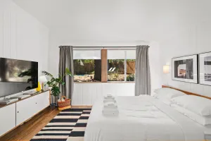 Image of Private Guest-Suite in Architecturally-Renowned MCM Home
