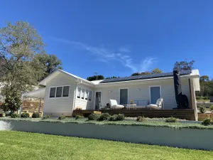 Image of The Cottage at Arcadia - Luxurious Country Escape.