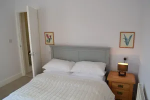 Image of Entire 3 bedroom house near Caerphilly station