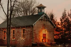 Image of Antique Schoolhouse; circa 1895; 15 min to OSR-Shawshank,