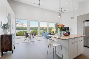 Image of A Modern Lakeview Retreat