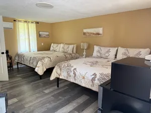 Image of Motel at KY Lake. Seaside Lounge