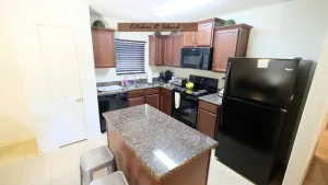 Image of Houston International Airport, 4 Bedrooms 5 Beds - Leclaire