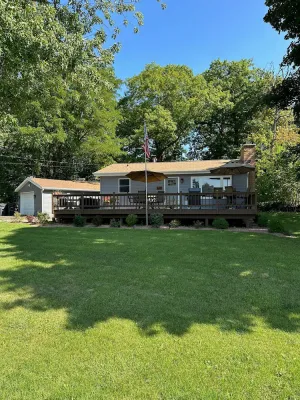 Image of Cute and Cozy Cottage by the Lake! Kayaks! Paddleboard! HUGE Deck w\/ Great Views