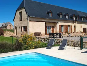 Image of Luxury gite with large pool and stunning mountain views. Sleeps up to 5