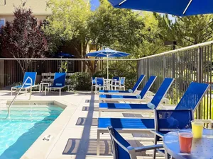 Image of Discover Scenic Retreat Near Flagstaff's Historic Gems! Pool, Free Breakfast!