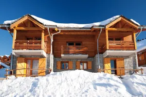 Image of Chalet duplex avec piscine + spa | près des pistes