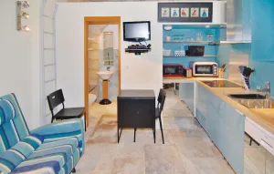 Image of Cozy Apartment In Beaucaire With Wifi