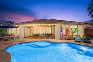 Image of 3,000sqft oasis with pool\/spa\/vegetable garden. Great location!!!