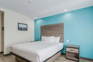 Image of Near Vibrant Katy Boardwalk District! Offers Free Parking and Breakfast!