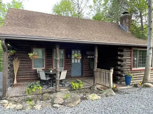 Image of Slippery Rock Cabin on the Creek. Close to McConnell’s Mill & Moraine St. Parks.