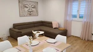 Image of Direkt Unterhalb vom Schönen Hesselberg